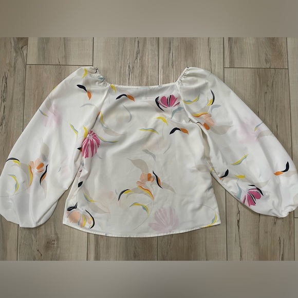 A New Day: Flowy Flower Blouse Size: Small - Picture 4 of 9